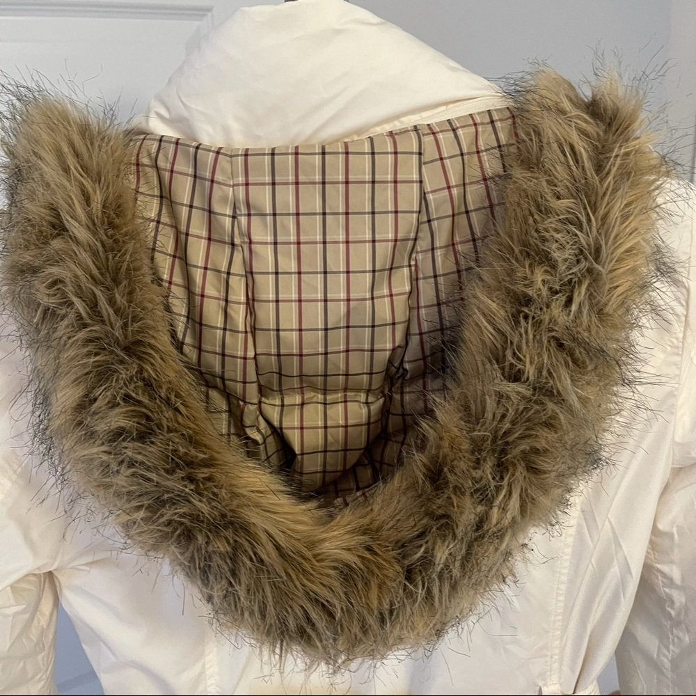 Tommy Hilfiger long puffer jacket. - Picture 4 of 10